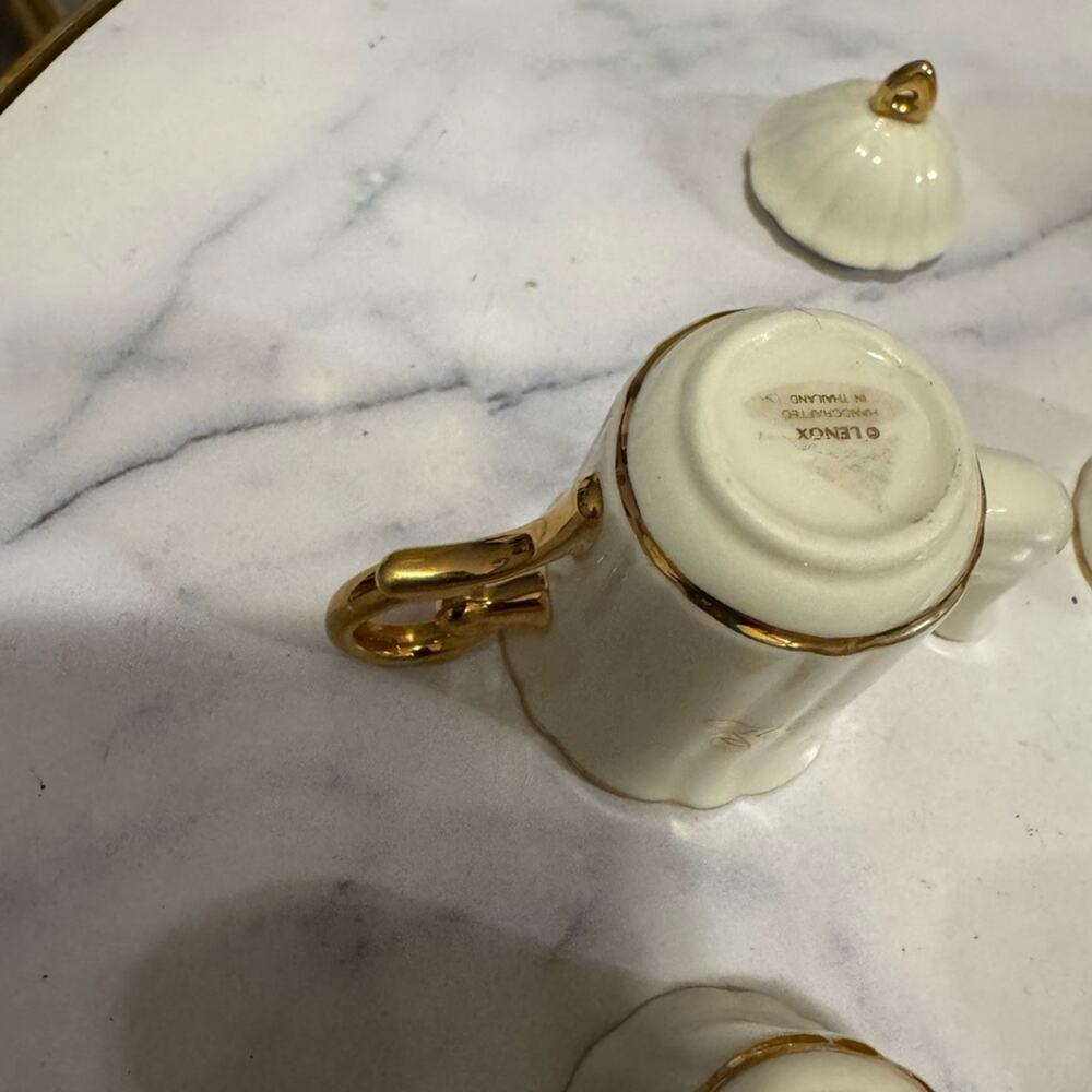 Lennox miniature tea set - missing one lid ! - Picture 12 of 12